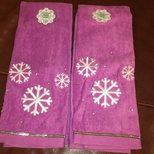 Holiday towels